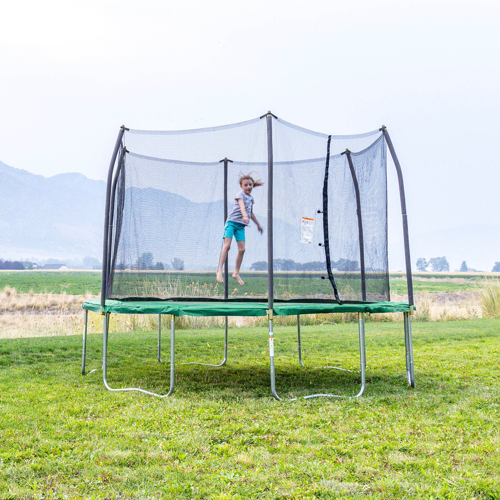 12' Round Outdoor Kids Trampoline with Safety Enclosure