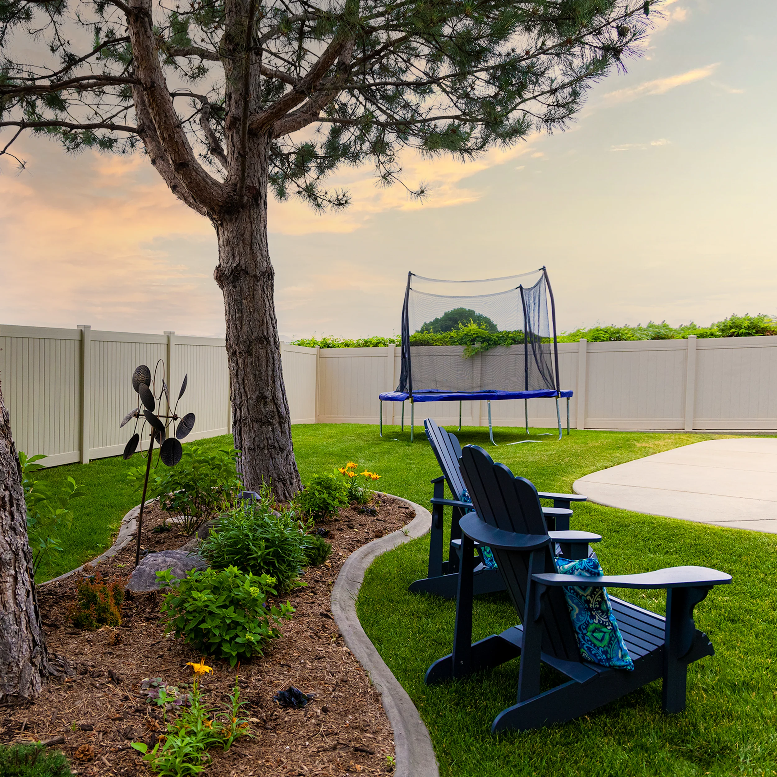 10' Round Trampoline for Kids with No-Gap Enclosure